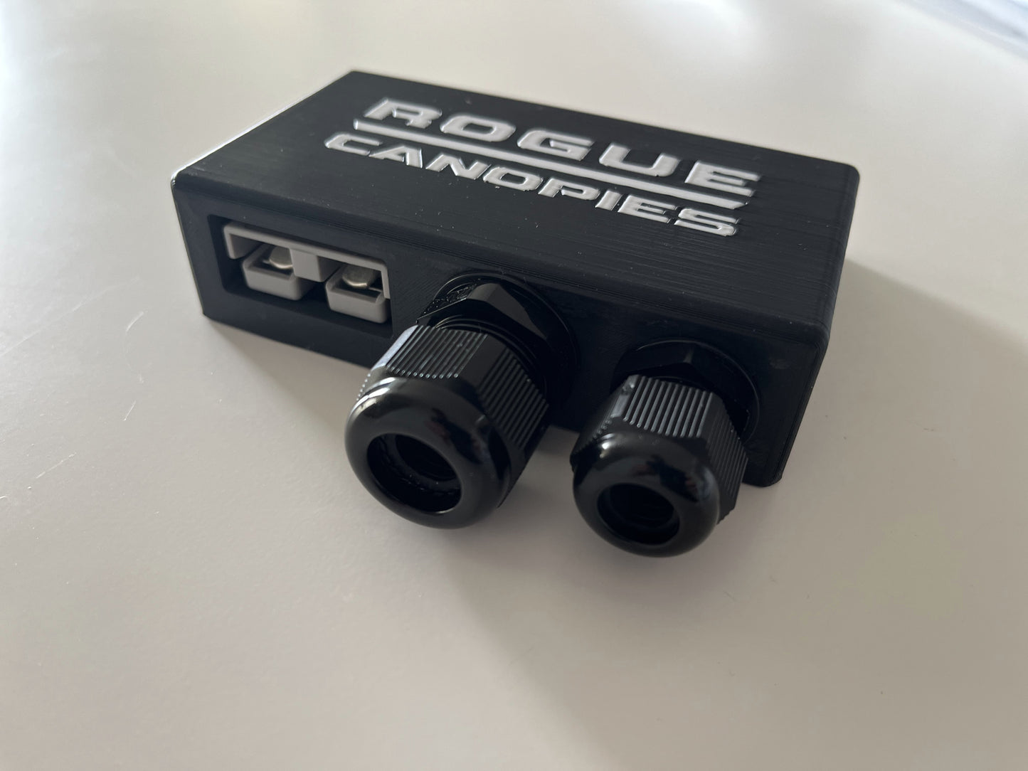 Gland housing with Anderson Plug