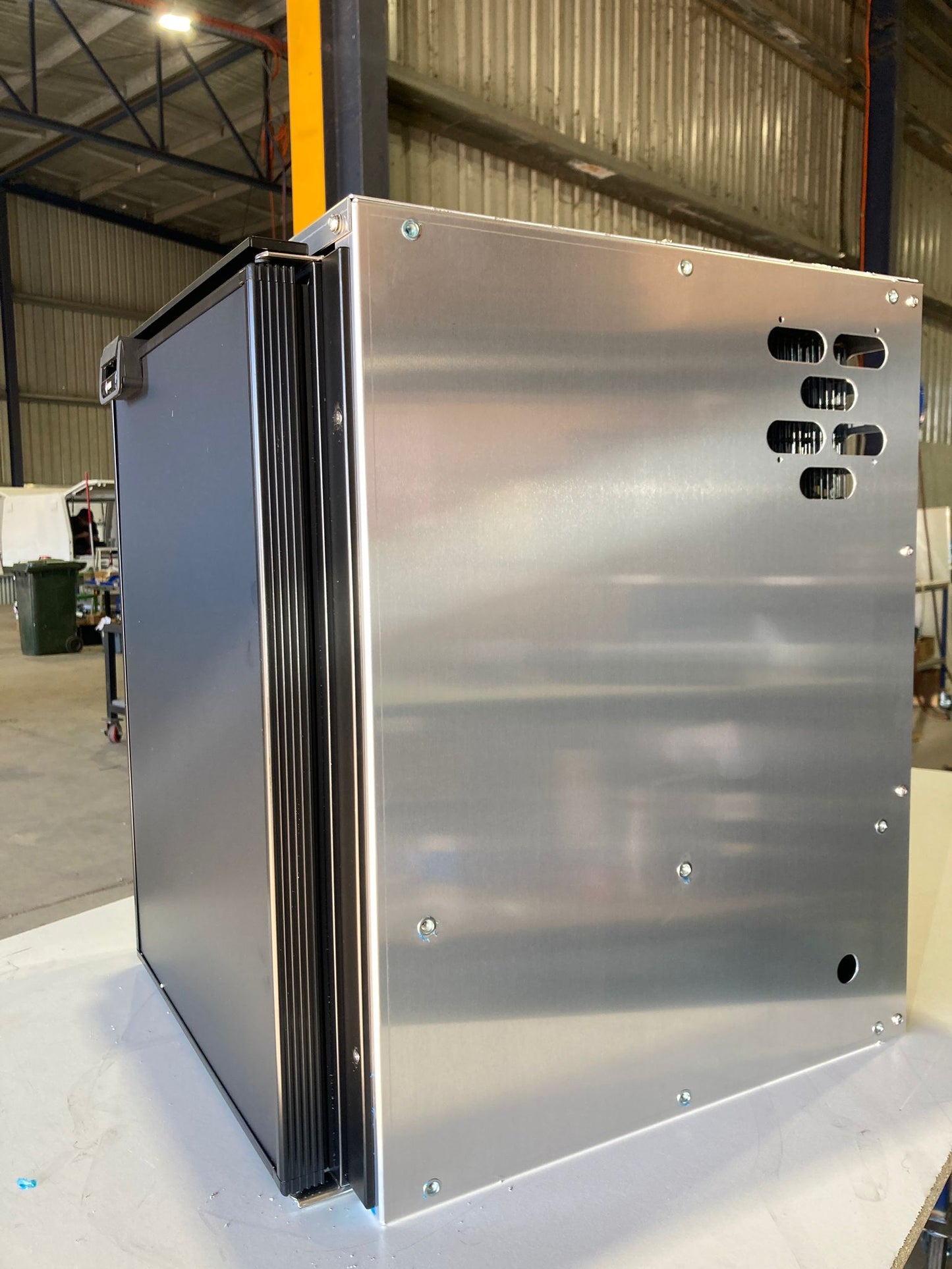 Rogue Bushman 85L Fridge Box